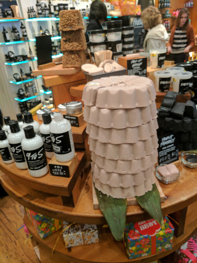 Cosmetics Store «Lush Cosmetics», reviews and photos, 4400 Ashford Dunwoody Rd #1360, Atlanta, GA 30346, USA