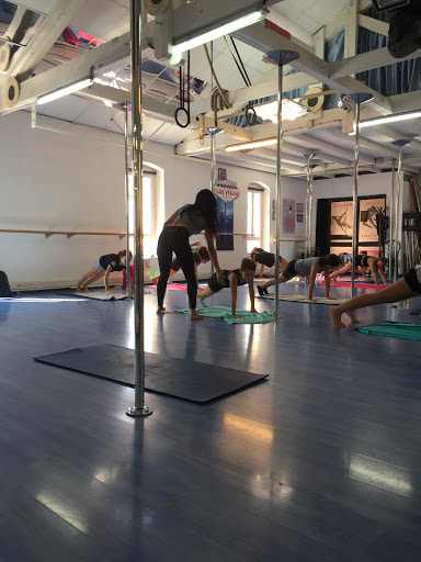 FORMATION PROFESSIONNELLE-PROFESSEUR DE POLE DANCE