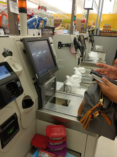 Supermarket «Super Stop & Shop», reviews and photos, 533 E Main St, Bay Shore, NY 11706, USA