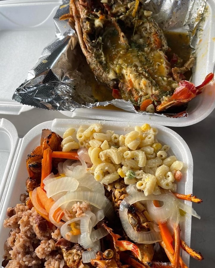 Pullupseafood kitchen 33063