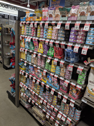 Pet Supply Store «Unleashed by Petco», reviews and photos, 81 7th Ave, Brooklyn, NY 11217, USA