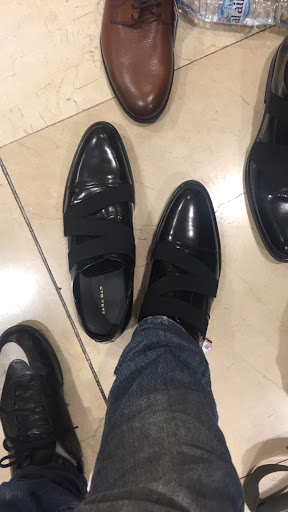 Stores to buy women's black boots Dubai