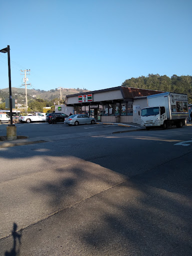 Convenience Store «7-Eleven», reviews and photos, 100 Clarendon Rd, Pacifica, CA 94044, USA