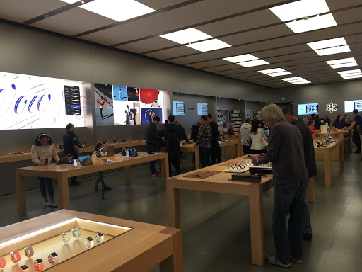 Computer Store «Apple Pasadena», reviews and photos, 54 W Colorado Blvd, Pasadena, CA 91105, USA