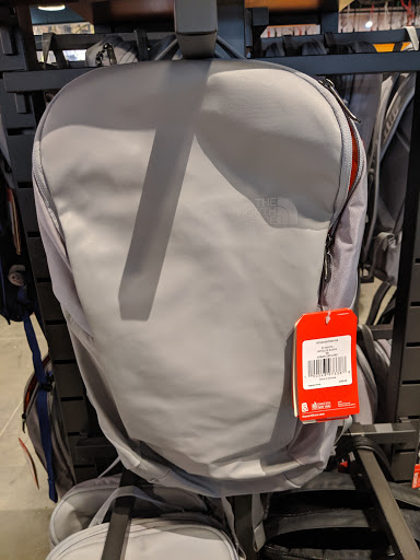 Clothing Store «The North Face Outlet», reviews and photos, 3790 Livermore Outlets Dr, Livermore, CA 94551, USA