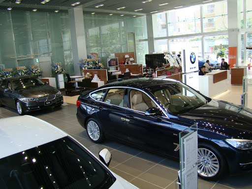 Abe BMW Shinagawa Showroom