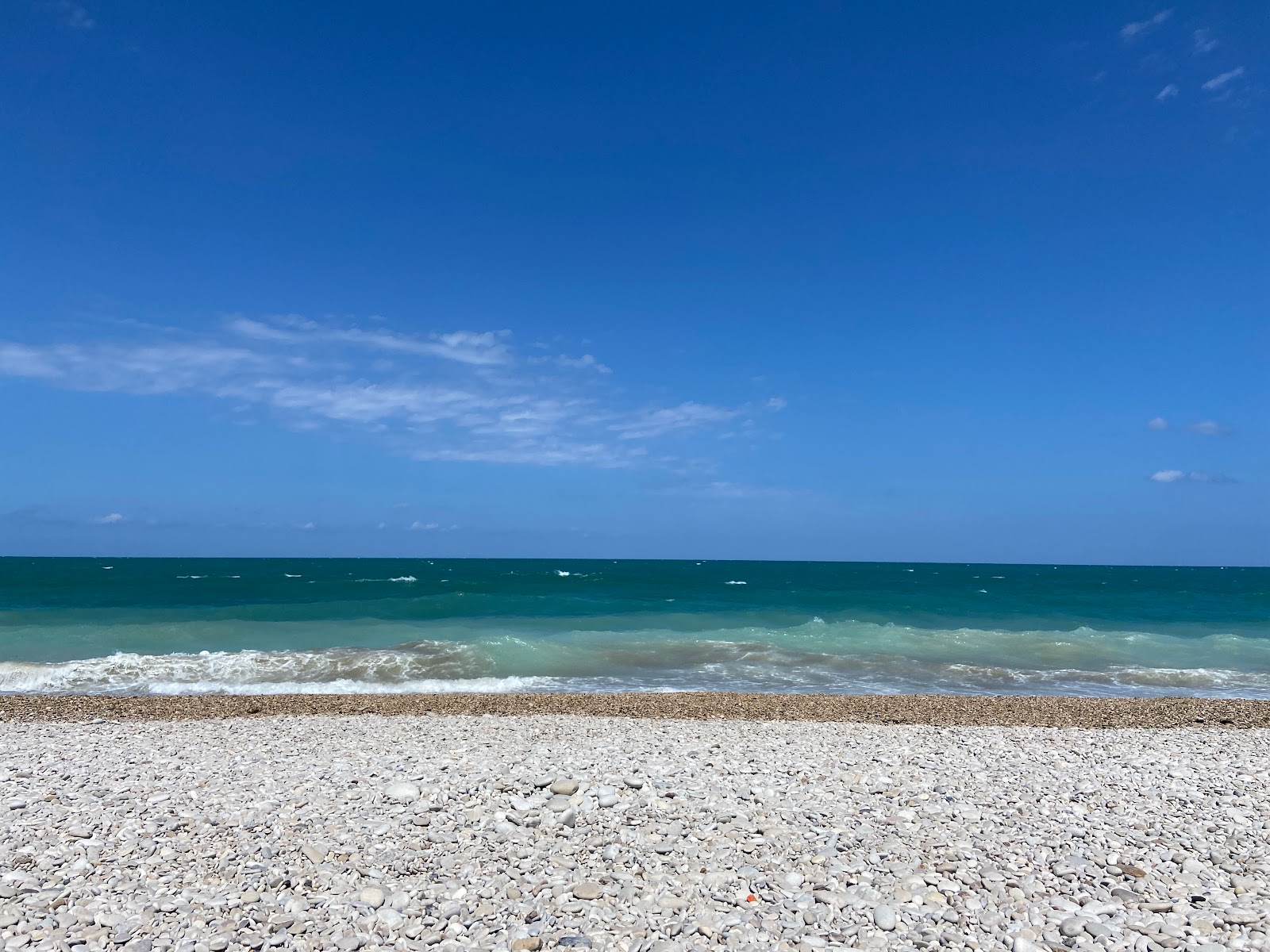 Foto von Spiaggia di Fossacesia Marina und die siedlung