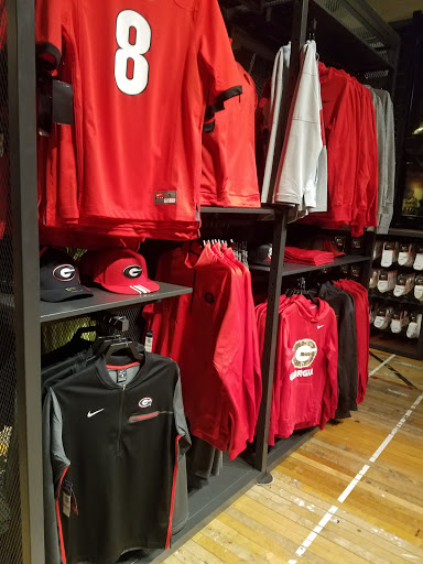 Clothing Store «Nike Lenox», reviews and photos, 3393 Peachtree Rd, Atlanta, GA 30326, USA
