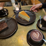 Photo n°1 de l'avis de atena. fait le 07/05/2023 à 07:39 sur le  MUTTERLAND Stammhaus à Hamburg