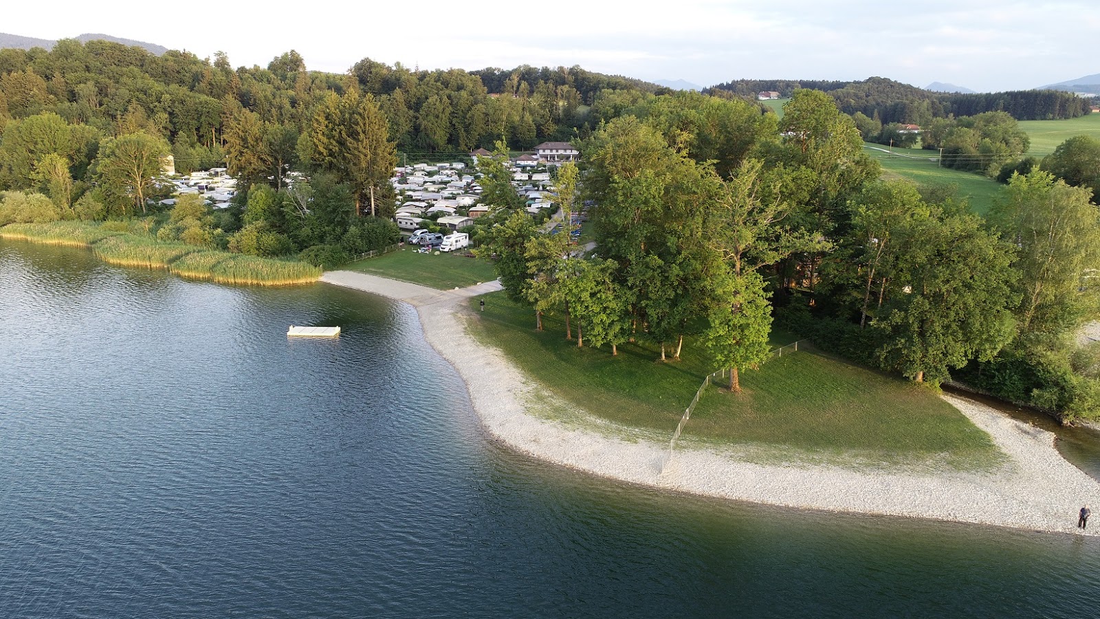 Strand Fenning的照片 带有草表面