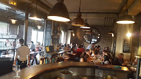 Atmosphère du Restaurant L' Industrie Café à Paris - n°19