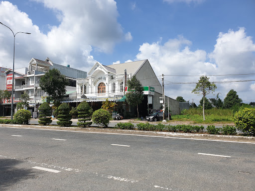 Khách sạn Huỳnh Thôn