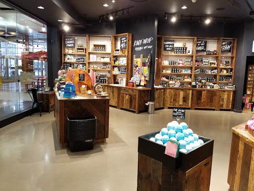 Cosmetics Store «Lush Cosmetics», reviews and photos, 104 Walden Galleria, Buffalo, NY 14225, USA