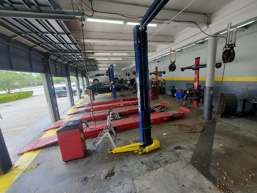 Tire Shop «Goodyear Auto Service Center», reviews and photos, 9001 S Dixie Hwy, Pinecrest, FL 33156, USA
