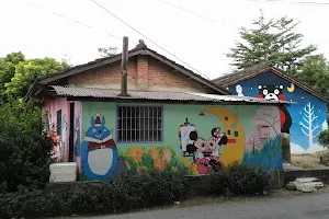 Nanlun painted village image