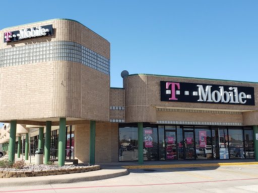 T-Mobile, 2562 W Pioneer Pkwy, Pantego, TX 76013, USA, 