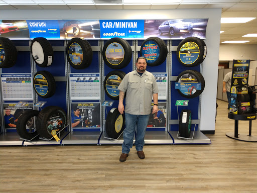 Auto Repair Shop «Good Neighbor Tire & Auto Service», reviews and photos, 207 S 3rd St, Renton, WA 98057, USA