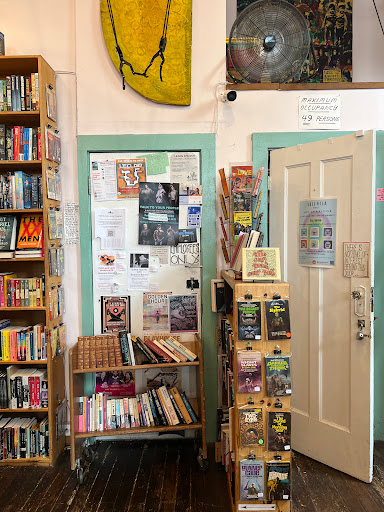 Book Store «Dog Eared Books», reviews and photos, 900 Valencia St, San Francisco, CA 94110, USA