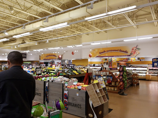 Grocery Store «Super Stop & Shop», reviews and photos, 600 Kinderkamack Rd, Emerson, NJ 07630, USA