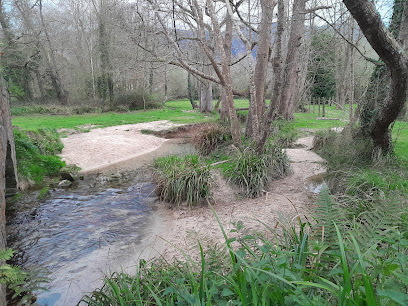 Zona de senderismo – Inicio de la senda fluvial del Río Carrocedo – Llanes