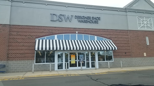 Shoe Store «DSW Designer Shoe Warehouse», reviews and photos, 696 Post Rd, Fairfield, CT 06824, USA
