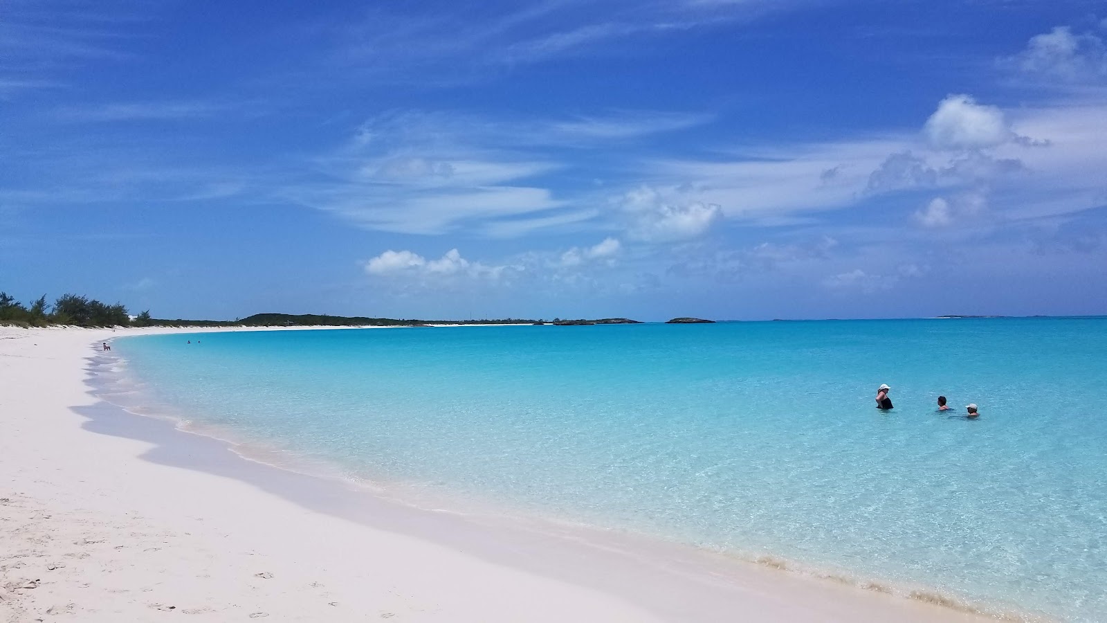 Foto av Pelican Stranden med vit fin sand yta