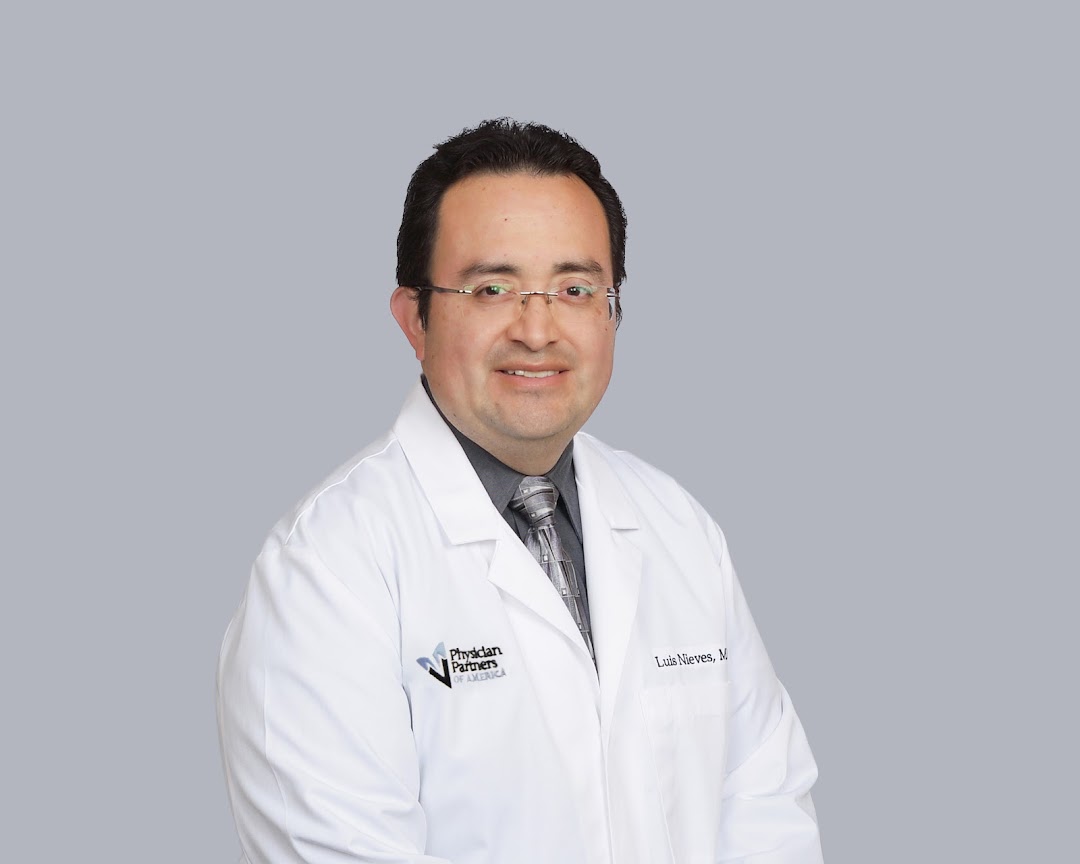 Dr. Luis Nieves