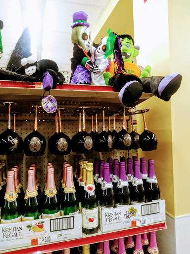 Discount Store «Ocean State Job Lot», reviews and photos, 2291 Northampton St, Holyoke, MA 01040, USA