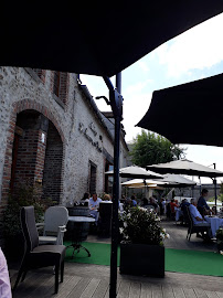 Atmosphère du Restaurant français Auberge la Lucarne aux Chouettes à Villeneuve-sur-Yonne - n°12