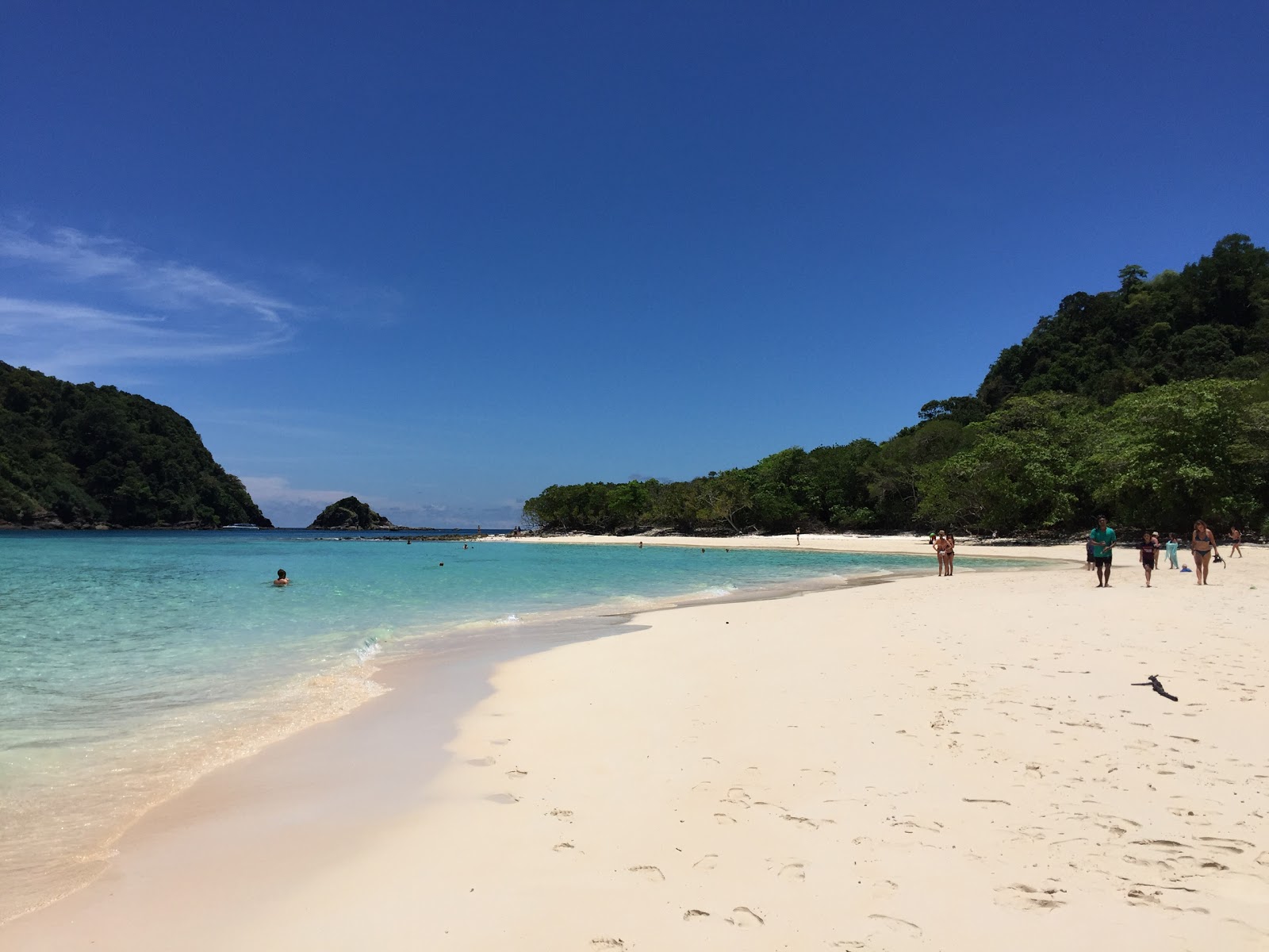 Fotografie cu Plaja lui Blue - locul popular printre cunoscătorii de relaxare