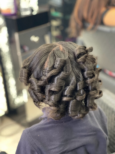 Beauty Salon «Mary Dominican Beauty Salon», reviews and photos, 736 Broadway, Newark, NJ 07104, USA