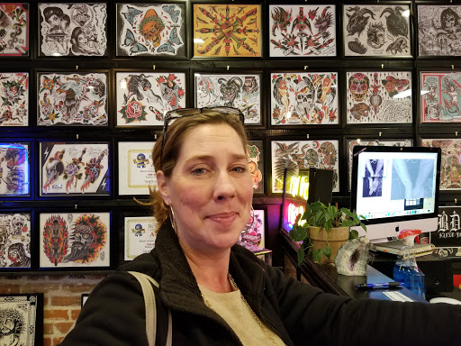 Tattoo Shop «Alton Tattoo Company», reviews and photos, 2514 College Ave, Alton, IL 62002, USA