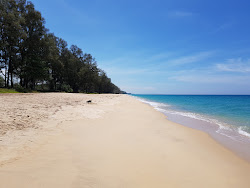 Thaimuang Beach'in fotoğrafı düz ve uzun ile birlikte