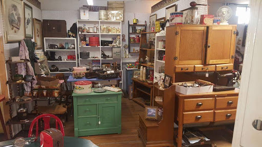Antique Furniture Store «Useful Things Antiques & Collectibles Store», reviews and photos, 11 Crenshaw Ln, Coxs Creek, KY 40013, USA