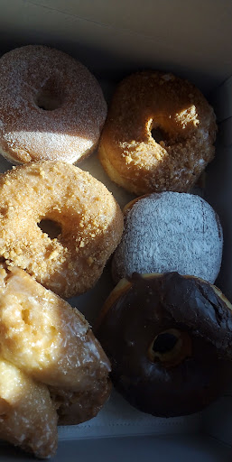 Donut Shop «Circus Donuts», reviews and photos, 1500 W Carson St, Torrance, CA 90501, USA