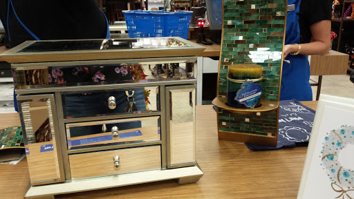 Home Goods Store «Pier 1 Imports», reviews and photos, 2101 Somerville Rd #110, Annapolis, MD 21401, USA