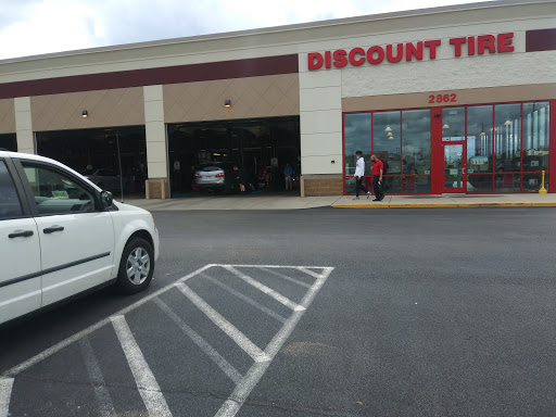 Tire Shop «Discount Tire Store - Hamilton, OH», reviews and photos, 2862 Princeton Rd, Hamilton, OH 45011, USA