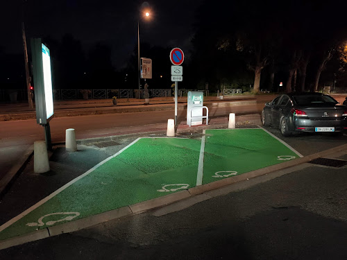 Borne de recharge de véhicules électriques SEY ma borne Charging Station Bougival