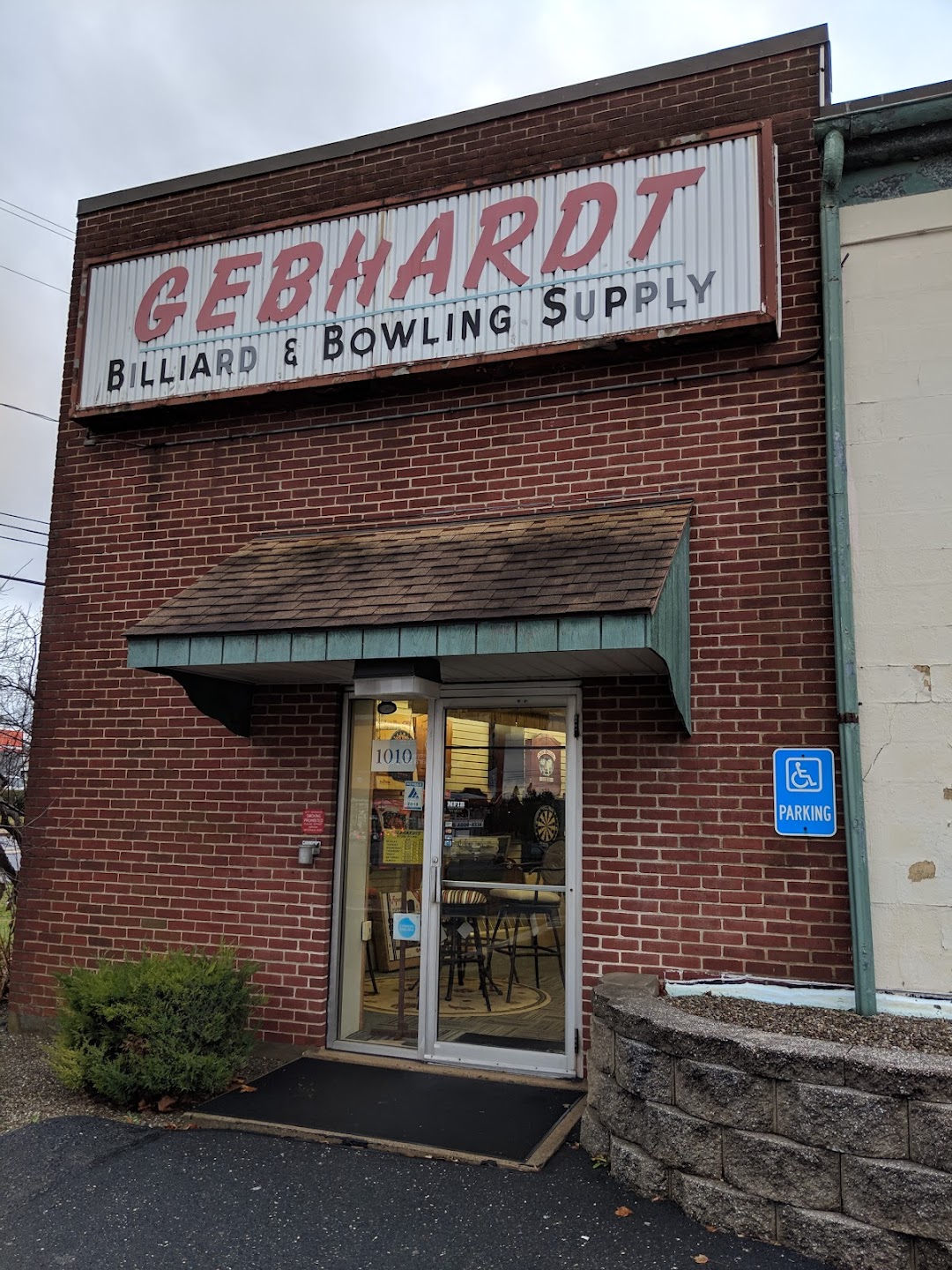 Gebhardts Billiards & Bowling