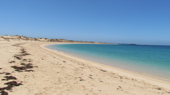 Bundegi Beach