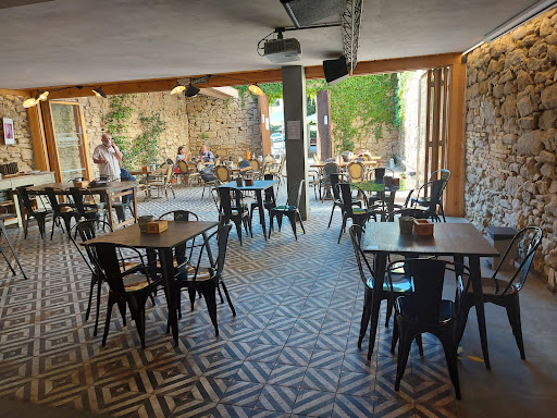 La Droguería Bodega Jatetxea en Puente La Reina – Gares