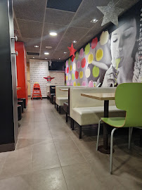 Atmosphère du Restauration rapide McDonald's Ornano à Paris - n°4