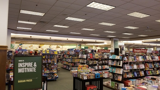Book Store «Barnes & Noble Booksellers Mansell Crossings SC», reviews and photos, 7660 North Point Pkwy, Alpharetta, GA 30022, USA