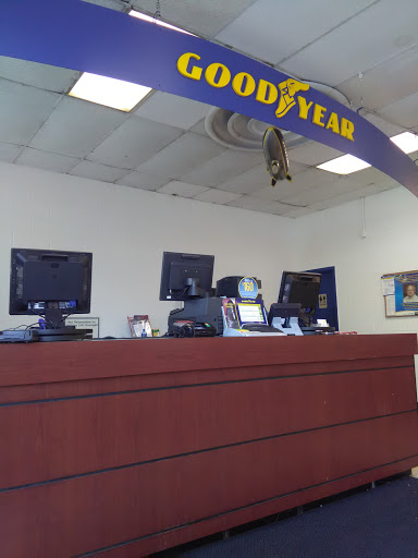 Tire Shop «Goodyear Auto Service Center», reviews and photos, 2841 Greenbriar Pkwy SW, Atlanta, GA 30331, USA