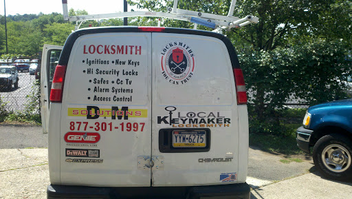Locksmith «Dm Locksmith South Philadelphia», reviews and photos, 1137 Carpenter St, Philadelphia, PA 19147, USA