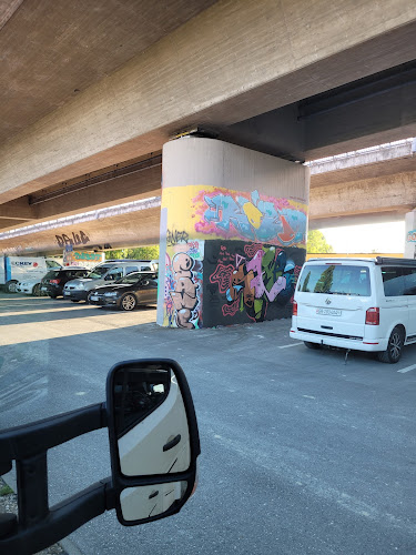 Kommentare und Rezensionen über Parkplatz unter der Schänzlebrücke