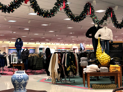 Department Store «Von Maur», reviews and photos, 115 Iowa River Landing Pl, Coralville, IA 52241, USA