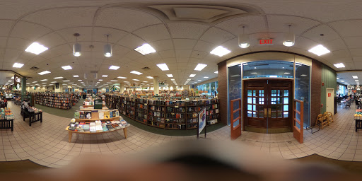 Book Store «Barnes & Noble», reviews and photos, 1542 Northern Blvd, Manhasset, NY 11030, USA