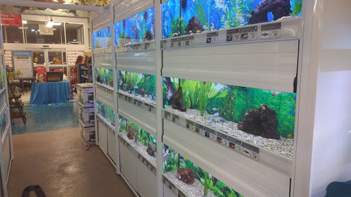 Pet Supply Store «Petco Animal Supplies», reviews and photos, 990 Brook Forest Ave, Shorewood, IL 60431, USA