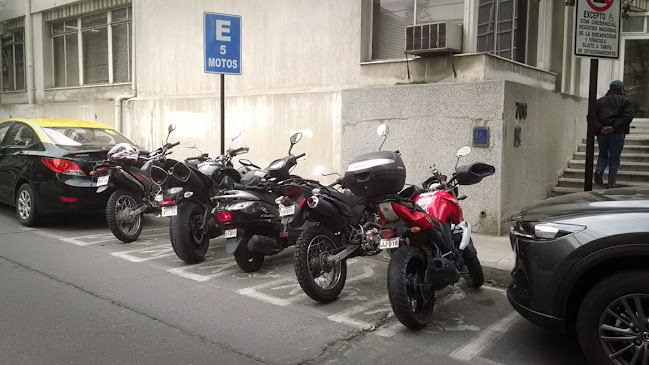 Estacionamiento Motos - Galvarino Gallardo
